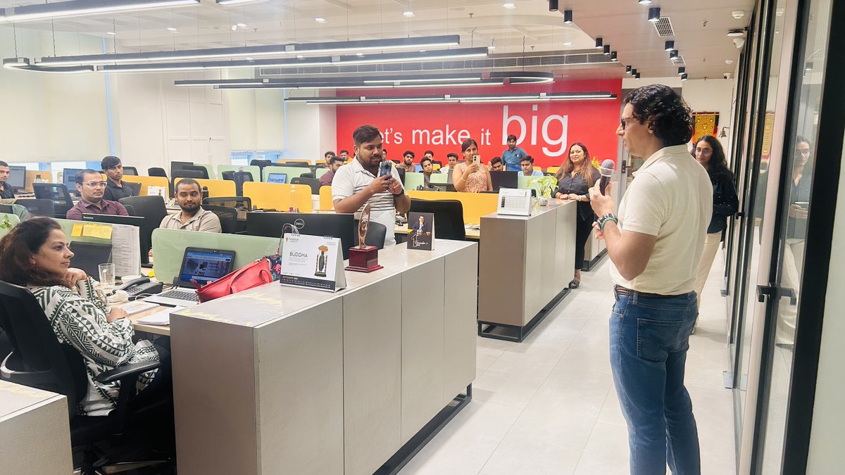 bsquaresolution's tweet image. Grateful to Mr. Vishal Kumar, CA &amp;amp; IIM alumnus, for sharing invaluable insights with our team! 

His experience at M1xchange, PwC, Asian Paints, and more inspired us to live fully, both personally &amp;amp; professionally.

#BsquareSolutions #Leadership #Inspiration #industryleadership