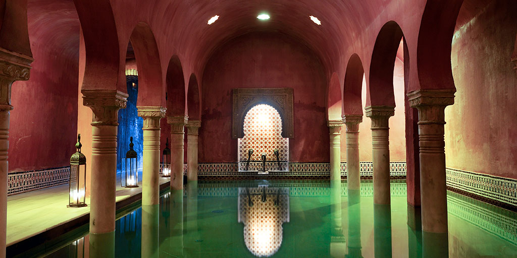SpainInIsrael's tweet image. In search of relaxation? 🌊 Discover serenity at Arab baths in #Granada! Melt your stress away in soothing thermal waters and rejuvenating massages, all within a captivating historical setting. 💆‍♂️♨️

👉bit.ly/3OWS5BU

#VisitSpain #SpainWellness @viveandalucia