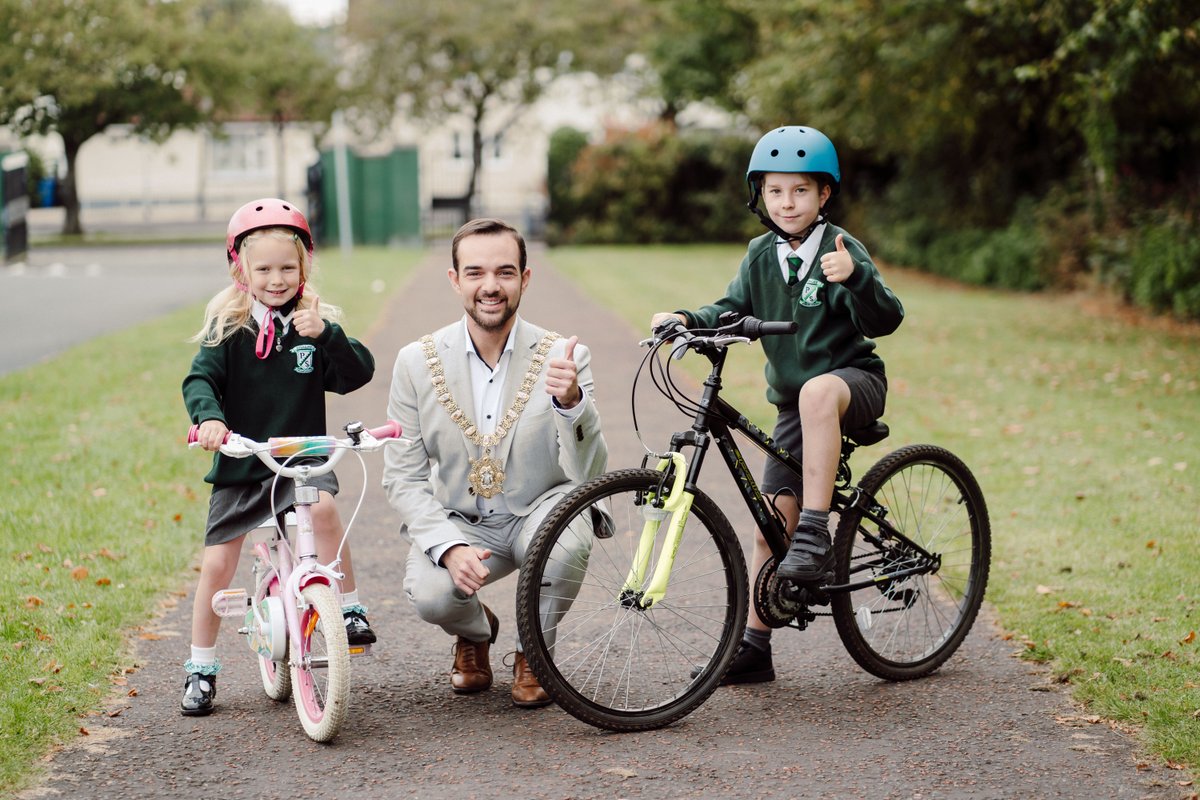 NEWS: Finaghy Primary gives active travel thumbs up for school run 

ow.ly/aK1k50TsXK9

<a href="/micky_murray/">Cllr Micky Murray</a> <a href="/deptinfra/">Department for Infrastructure</a> <a href="/Finaghyps/">Finaghy Primary</a> <a href="/SustransNI/">SustransNI</a> <a href="/Ed_Authority/">Education Authority</a> 
#ActiveTravel