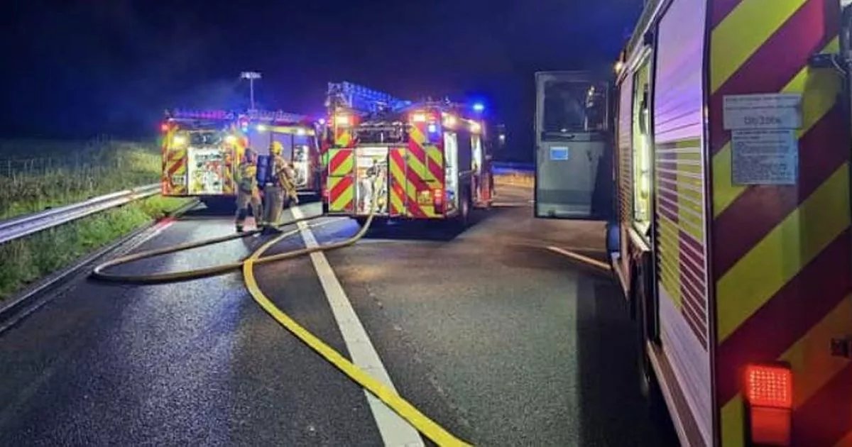 M6 through Cheshire shut and five in hospital as 999 crews called to fire dlvr.it/TDb1n2