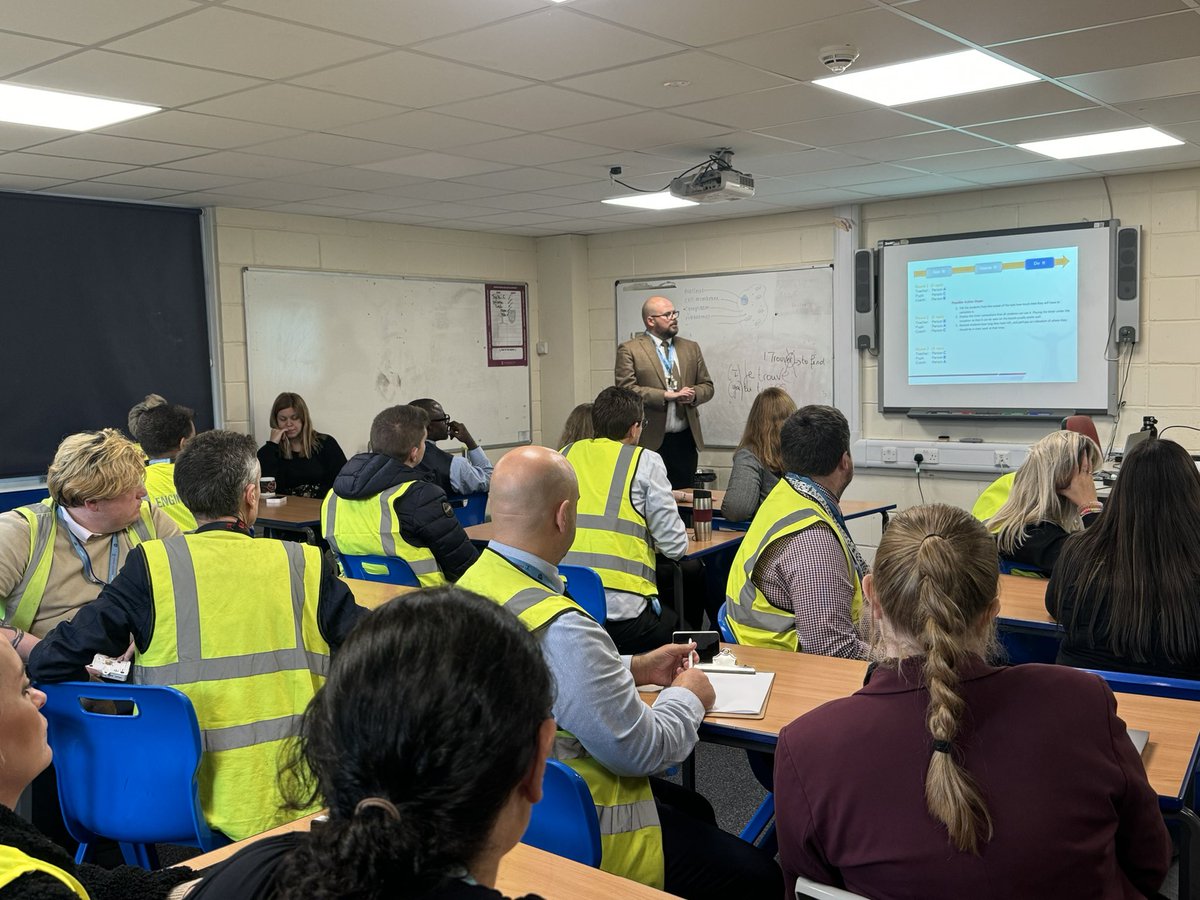 MrDavidScales's tweet image. Great session today at @AstreaErnulf where @JamesRawlins90 led a session on #TLAC #WorkTheClock. This school is motoring forwards and is a very exciting place to be. You should apply to work here!