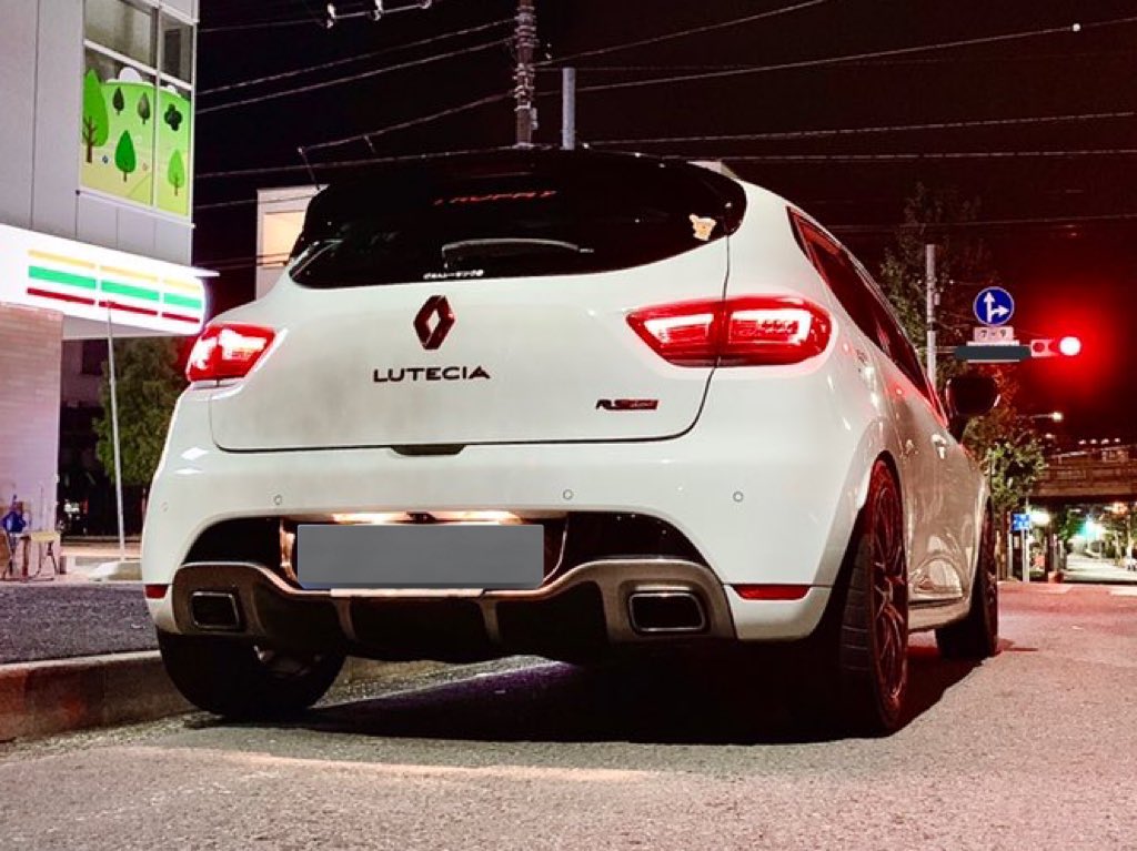 ルノー ルーテシアrs盗難されました…

湘南342 た・318

赤いホイールと排気音がそこそこ大きく特徴的です。

諸事情で羽根を外しているので写真の通りの状態です。

期間は9/8(日)22:00以降〜さっきまでです

丸2週間と絶望的に長いですが皆様のお力をお貸しください。