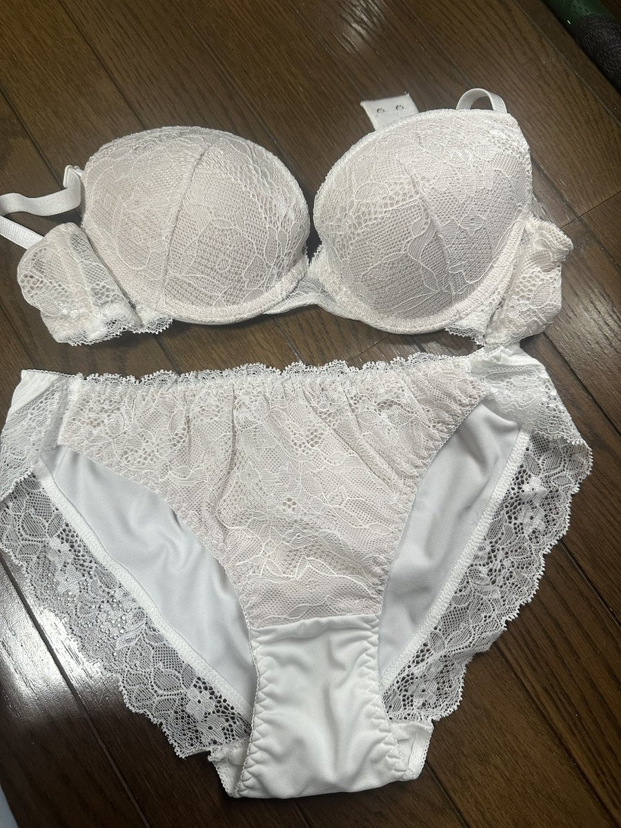 Bkke21's tweet photo. ゆ〇ぽんの新品のランジェリー4500円で譲るので欲しい人はdmください
#連れオナ https://t.co/4ChLg83ASU