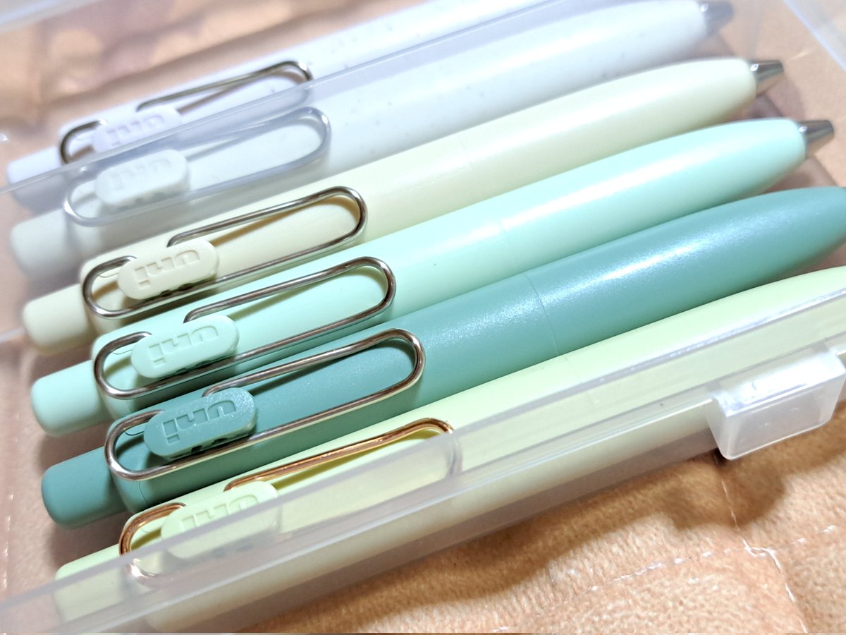 ユニボールワンF イオン限定カラー ユニボールワンの新色、イオン限定？ アンティークグリーンとアンバー