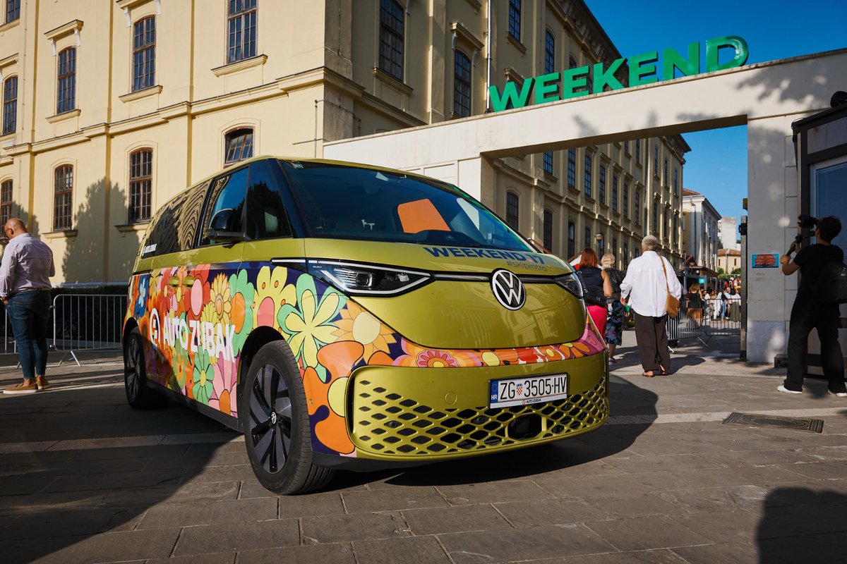 Weekend Media Festival tweet media