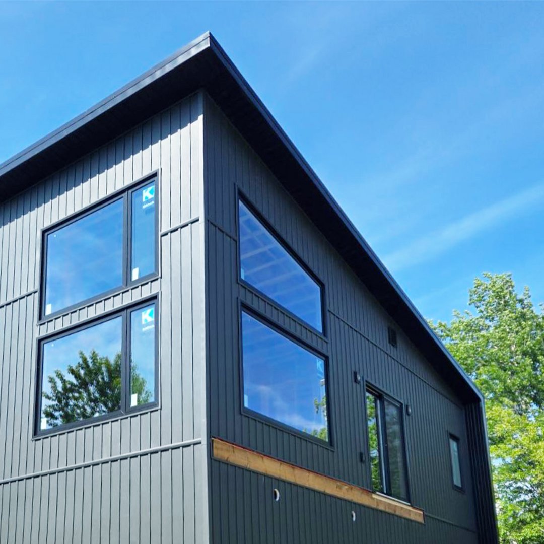 kohltech's tweet photo. A new build calls for new Kohltech windows 😍 Customize your exterior trim to best match your style.
📸- @studioeastconstruction
#Kohltech #NewBuild #NewWindows #WindowsAndDoors #CanadianCraftedLocallyLoved https://t.co/tGtsZsjqaw