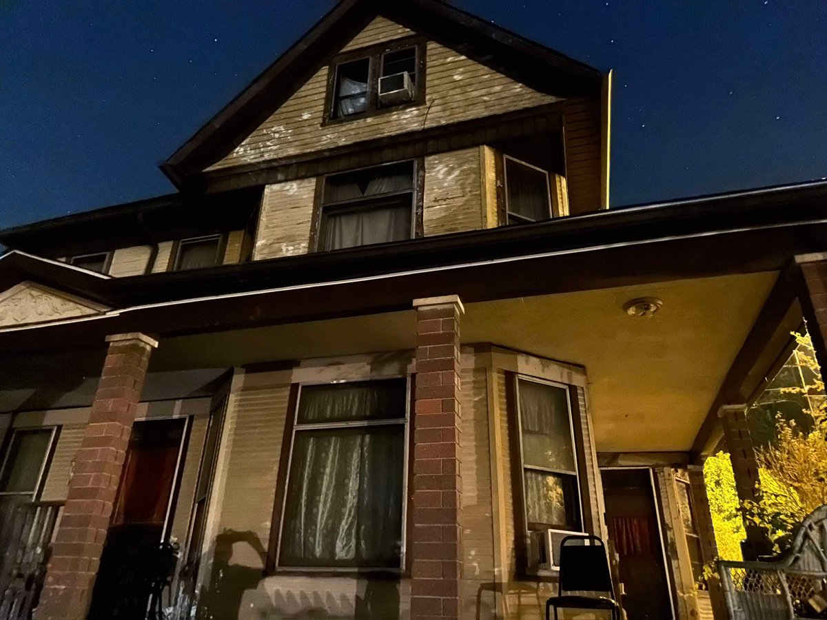 We had a great time investigating the Bellaire House on Friday the 13th! 
We experienced significant paranormal activity!

Full video in editing, look forward to more photos and clips from our unforgettable night of investigating!
#haunted #paranormal #ghosts #Halloween