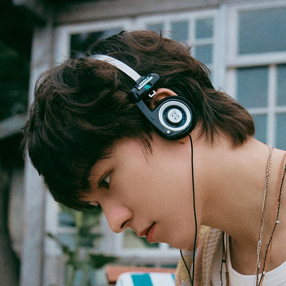 vernonlovebot's tweet photo. VERNON'S HAIRSTYLE 🫠 https://t.co/7ahhqbVHKi