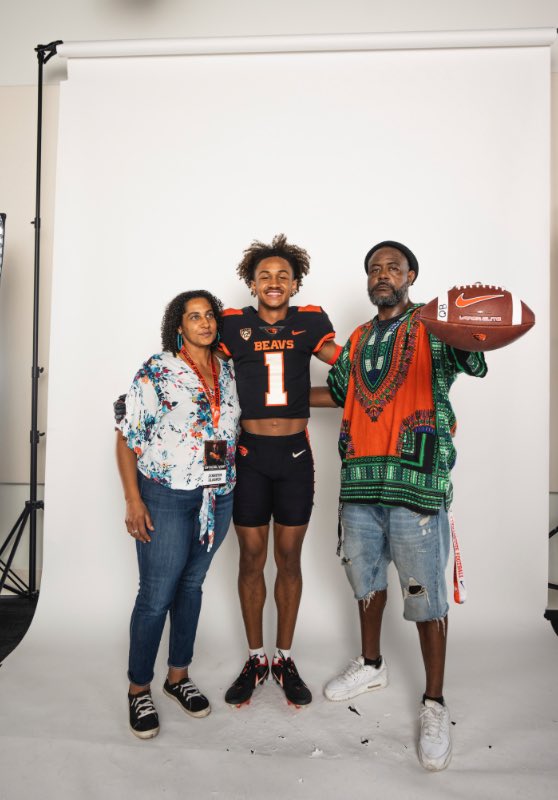 Thank you to all the coaches who gave me opportunity, however I am now officially shutting down my recruitment. Me and the Beavs are 1000% locked in! #DamLive25 #GoBeavs