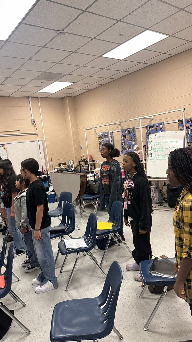 MsWheatsroom's tweet photo. My wonderful choir students at Drew Academy working hard for Region auditions!! We had a great time at the region clinic! @JeromeNickerson @Drew_AISD https://t.co/SR7VHvpvvX