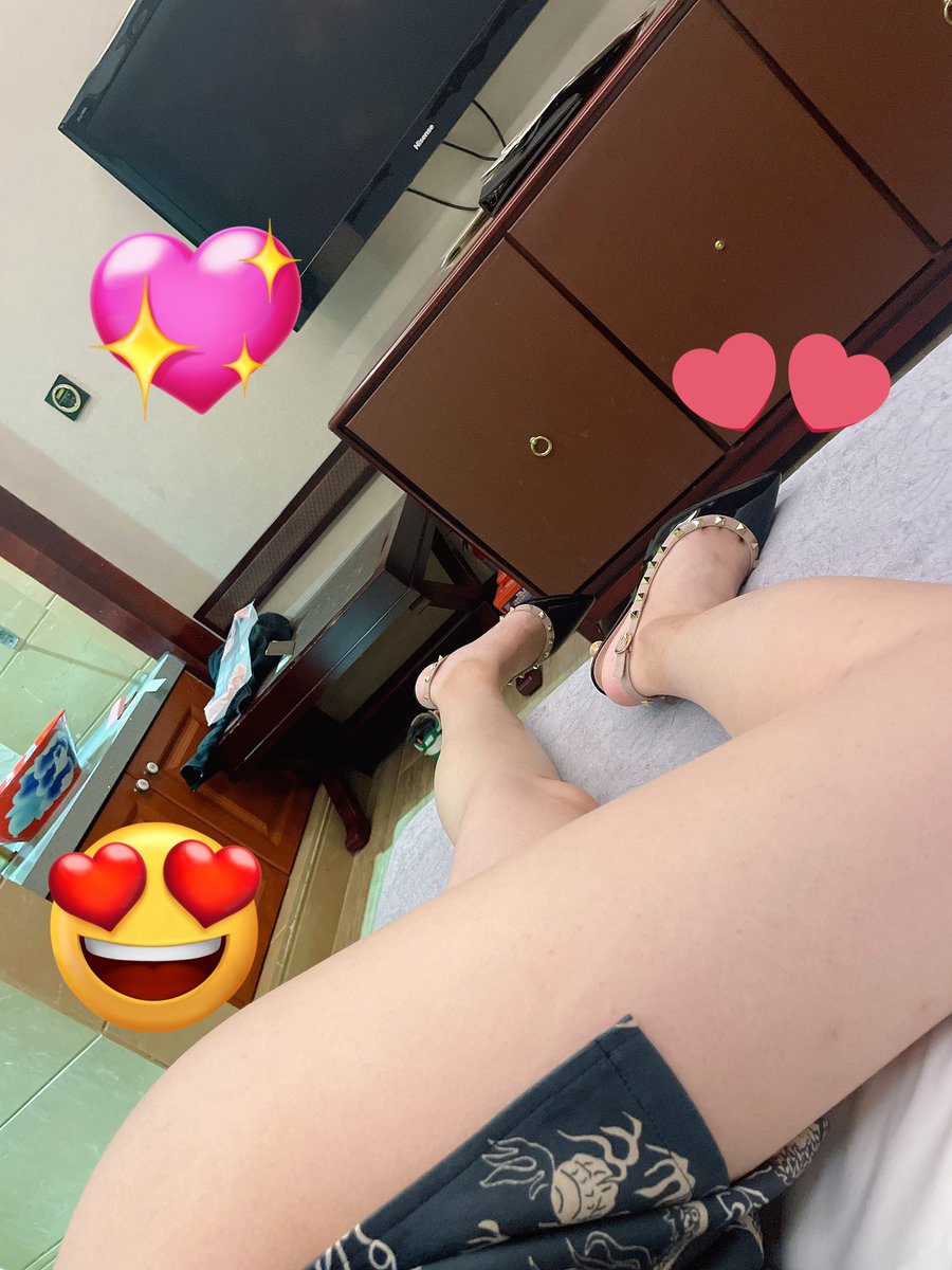 好久没上线了🫥
#伪娘 #女装 #露出 #露出任务 #男娘 #羞辱 #肉便器 #CDM #人妖母狗 #人妖母狗  #调教 #广州
