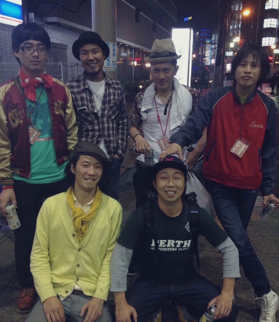 SORRYONPARADE's tweet photo. 明日、2024年9月24日(火)
新宿Marble
「ROLLING MARBLE」
●OPEN 18:30 / START 19:00
●前売り¥2400(D別) / 当日¥2900(D別)
●出演
タマキング
THE SORRY ON PARADE
武蔵野系純情派THE VOICE
破滅ENGINE

セクパン タマちゃんとVOICE兄さんと久しぶりの対バン！！

ソーリーは21:00から！！ https://t.co/L2vePuEm2B