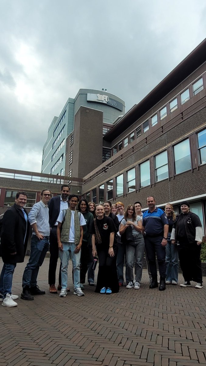 Een succesvolle start vandaag voor het project 'Handhaving Helder'! Samen met <a href="/Gem_Amersfoort/">Gemeente Amersfoort</a> en studenten CMD van <a href="/HU_Utrecht/">Hogeschool Utrecht (inactief)</a> gaan we op zoek naar creatieve en effectieve manieren om de handhaving in het zonnetje te zetten en daarbij hun nieuwe bevoegdheden te communiceren.