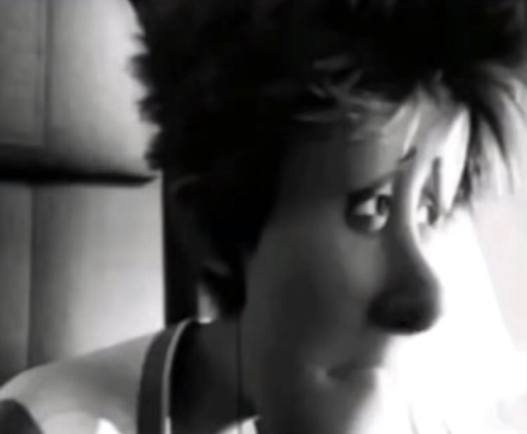 how i look at my screen when i type “yesh” instead of “yeah” and now i look like a fucking geek