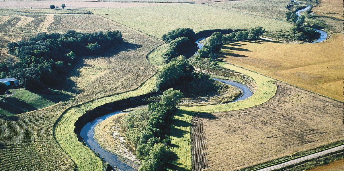 MNagriculture's tweet photo. Entering MN Climate Week, let's note that part of the @EPA's $200M Climate Pollution Reduction Grant for MN will expand our MN Ag Water Quality Certification &amp; Soil Health Financial Assistance programs, &amp; help ag vehicles run on cleaner fuels.

ℹ️ https://t.co/IsEfYoM0ba

#MNAg https://t.co/OPCSz7a6M9