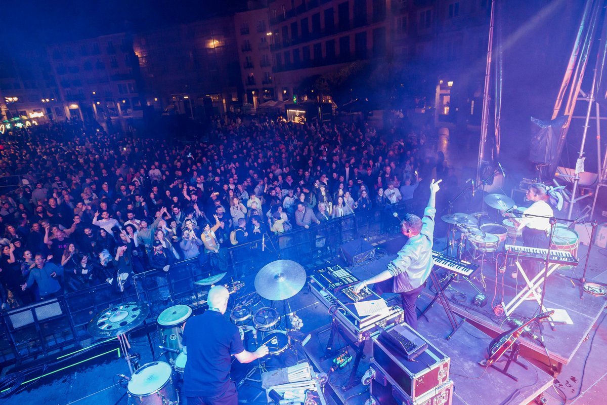 AyukenMP's tweet photo. 🛻🖤#ResumenFinde (1/3) @aleacostamusic nos hizo bailar bien a gusto #ElPorvenir en @tribufestival de Burgos. ¿Bailaste ahí? 📸 @rodrigomenaruiz https://t.co/gQid00I6fm