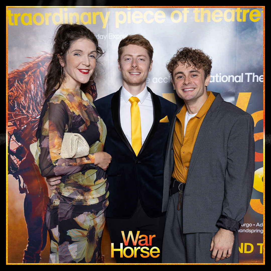 WarHorseOnStage's tweet image. Our #WarHorseOnStage company celebrating the Official Opening at @the_lowry ✨

📸: @PhilTragenPhoto

(4/5)
