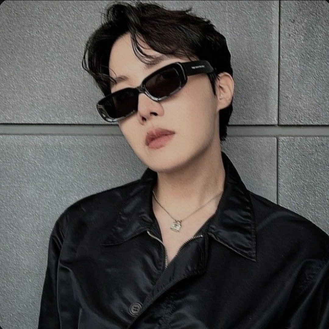 BEST HEADLINER J-HOPE
HOBIPALOOZA
WE LOVE YOU HOBI
OUR PRIDE HOSEOK 
OUR FOREVER ARTIST JHOPE 
WAITING FOR HOBI