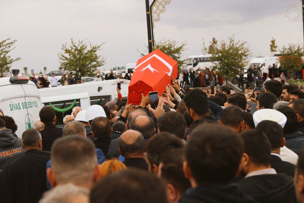hibeatitude's tweet photo. Bir Hilal uğruna ya Rab ne güneşler batıyor  🇹🇷 #şeydayılmaz 

  https://t.co/lJm1EjQU8S