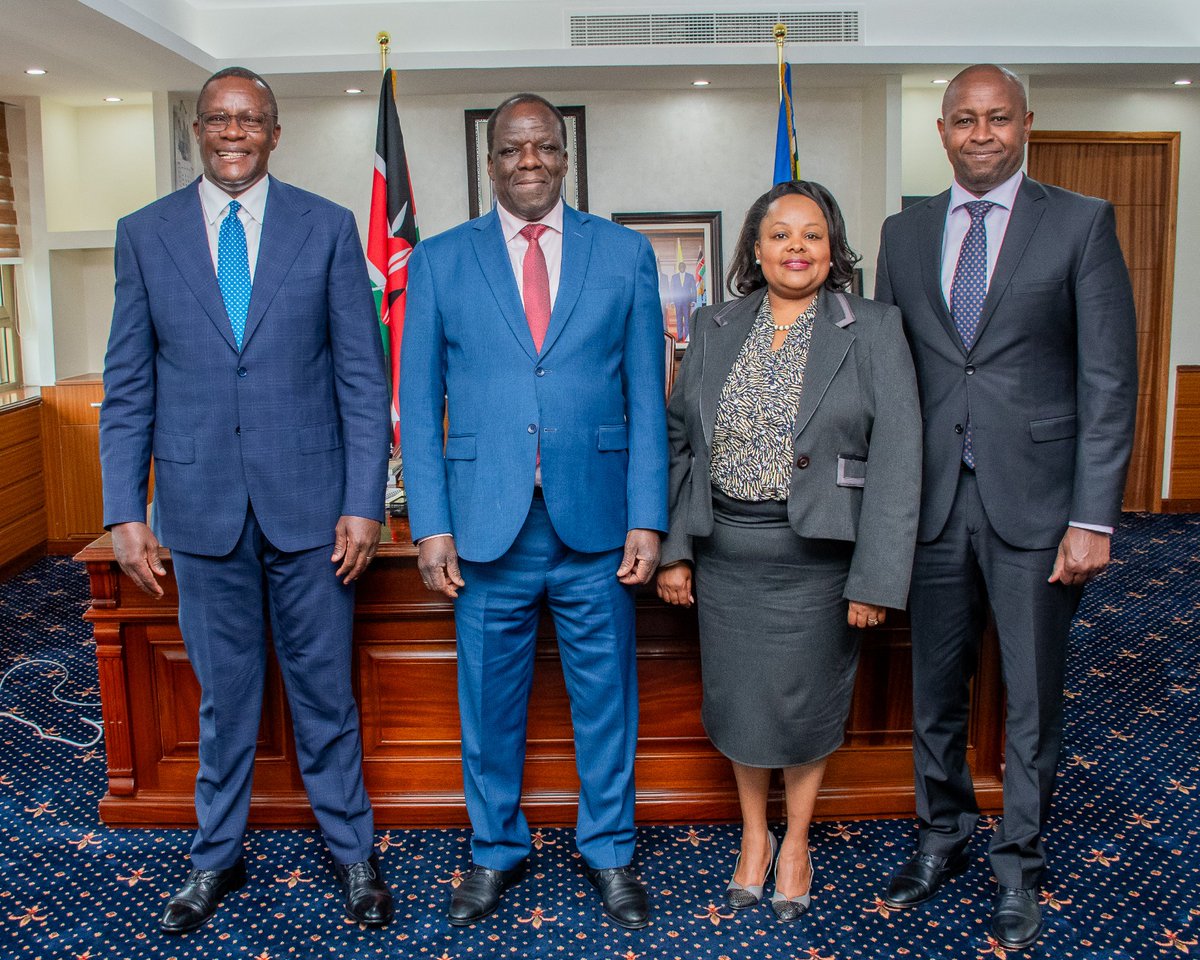 Patrickkilemi's tweet photo. Joined the Cabinet Secretary, Hon. @DrOparanya this afternoon in a meeting with the @GDUDelivery team led by the Deputy Chief of Staff, Performance & Delivery Management @EliudOwalo and @SectoCabinet_KE.
#GovernmentDelivers #DeliveringthePromise #Cooperativesreforms https://t.co/JP0oEDGuCD