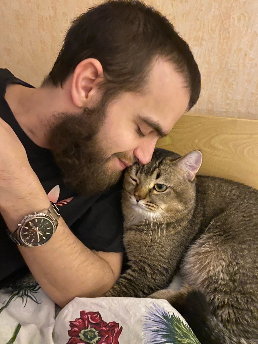 Schefner23's tweet photo. @GlinaAlina2 Ебать совпадения! У меня сейчас есть кот по кличке Котик, и я нахожу их немного похожими. https://t.co/jCihwTb5AS