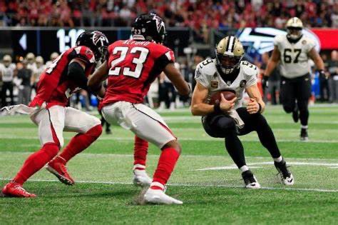 FuckTheFalcons's tweet photo. 6 years ago today, Drew Brees, known athletic running quarterback, hit the sickest spin move this side of Mike Vick, and scored a rushing TD against the Falcons. #FuckTheFalcons https://t.co/FFSPDFb0WE