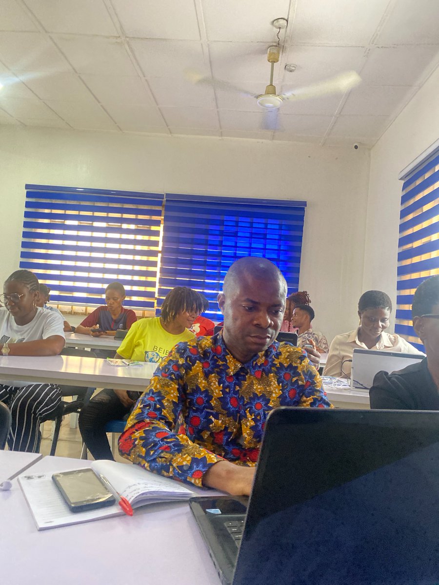 Lawpattech's tweet photo. And guess what? We’re now offering this 50% discount to everyone looking to start a career in Web Development, Data Analysis, or Digital Marketing.  As the year gradually fades out, we want to be the reason you begin next year with a fully mastered skill. https://t.co/dFeNE85TUb