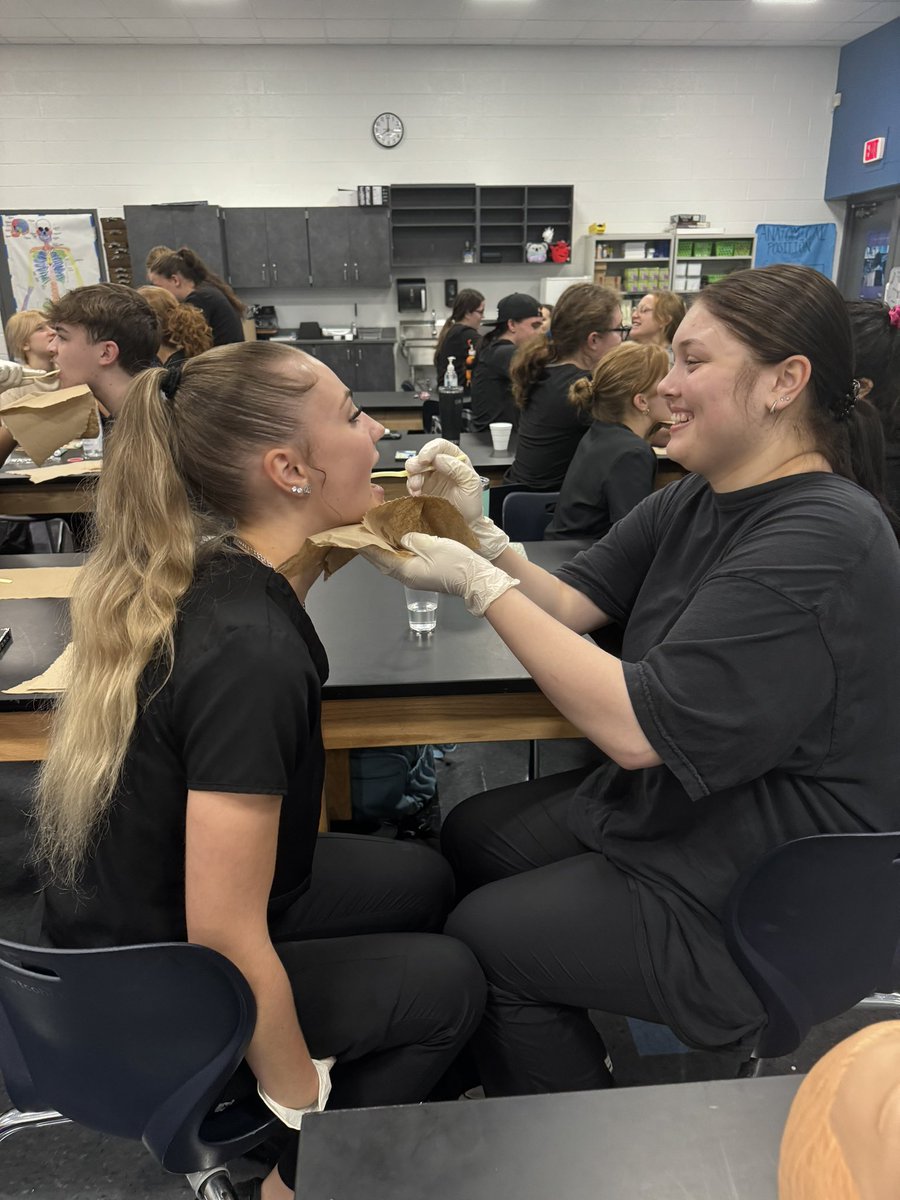LCTCommunity's tweet photo. Using treats as a learning method, our Pre-Med students started learning about the cell and the function of each of the organelles inside.

Our Advanced Medicine students demonstrated their oral care and denture care skills.

#livoniapride https://t.co/sCGWTvz367
