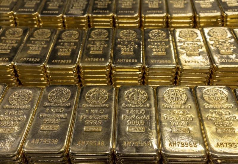 How #investors buy gold and what drives the market.  

#Gold hit a record high above $2,600 per ounce on Friday, as the prospect of more U.S. interest rate cuts and global geo-political uncertainty boosted its appeal.

Bullion has risen more than 26% so far this year, and as