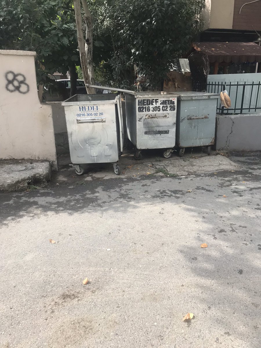 zeynepuys's tweet photo. Kadıköy’e bu sokak yakışıyor mu? @mesutkosedagi @kadikoybelediye https://t.co/uXTVqie9Pq