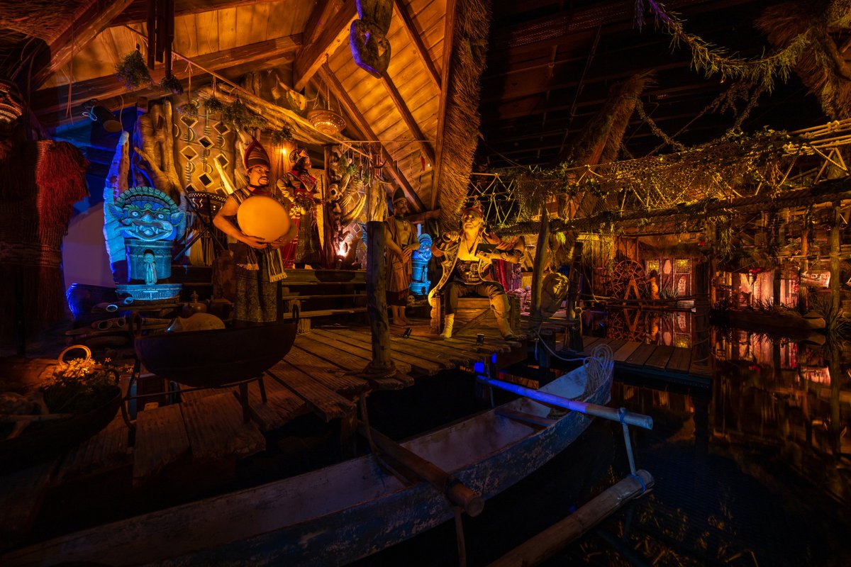 EuropaParkUK's tweet photo. Here’s 4 awesome pics from our dark ride #PiratesInBatavia but do you know which order you see each scene when riding? 👀 https://t.co/iPM9jPB8Be
