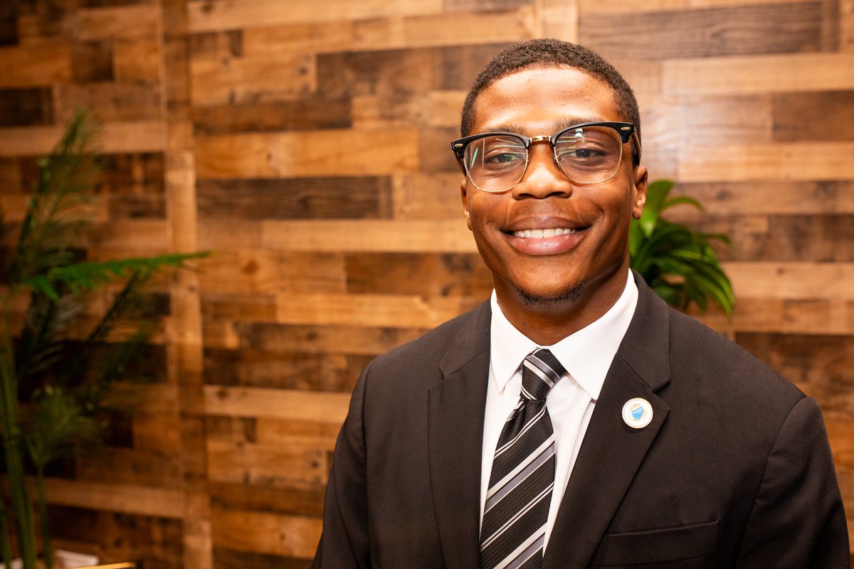 theatlantavoice's tweet photo. Davante Jennings, new president of Young Democrats of Georgia, emphasizes the importance of Black men's involvement in politics for accountability. He also highlights the surge in YDG membership and the policies they support. #GaPol #Election2024 https://t.co/jvyCSePMcG https://t.co/dKFtCCit8b
