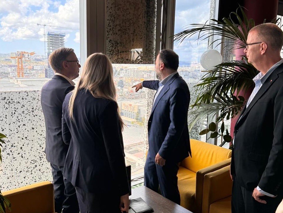 Arbjan's tweet image. Takim me delegacionin suedez, për të diskutuar mbi sfidat e pushtetit vendor dhe bashkëpunimin në arsim, kulturë dhe turizëm.

#Shqipëria2030
#BashkitëForta
#PushtetiVendor