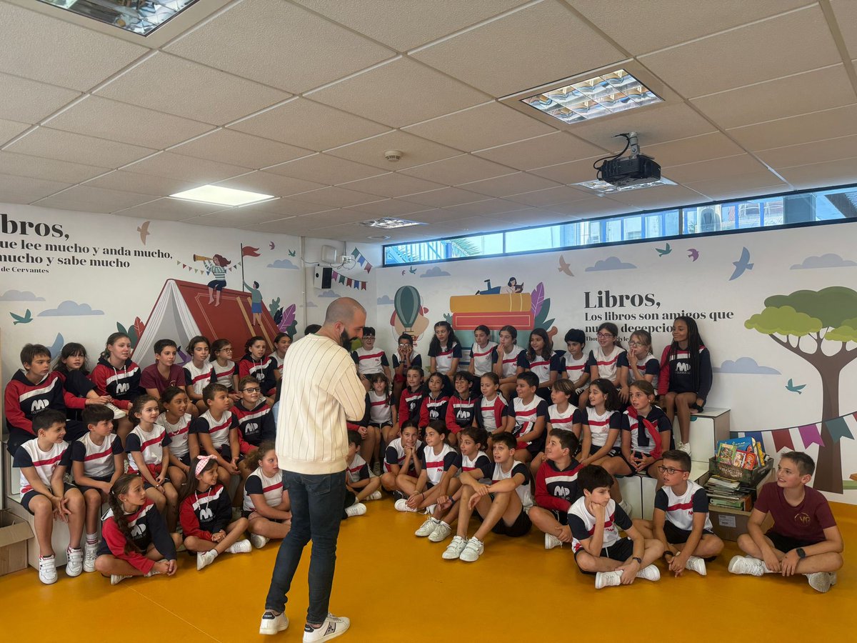 VReinaGijon's tweet image. El viernes los alumnos de Primaria tuvieron un acercamiento a la actividad extraescolar de Robótica de la mano de los talleres impartidos por @Robotix_educa