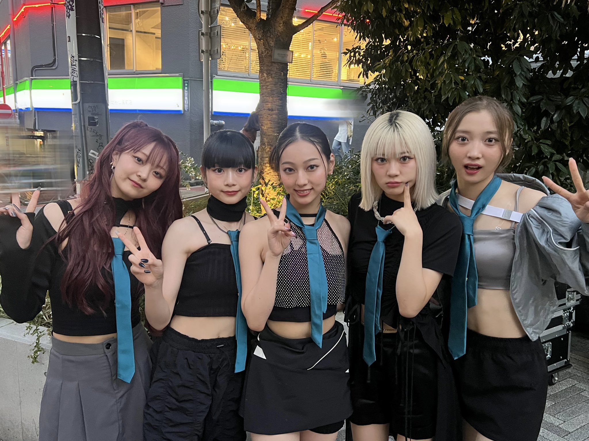 GYKCo_MaIAAWLNB?format=jpg&name=large