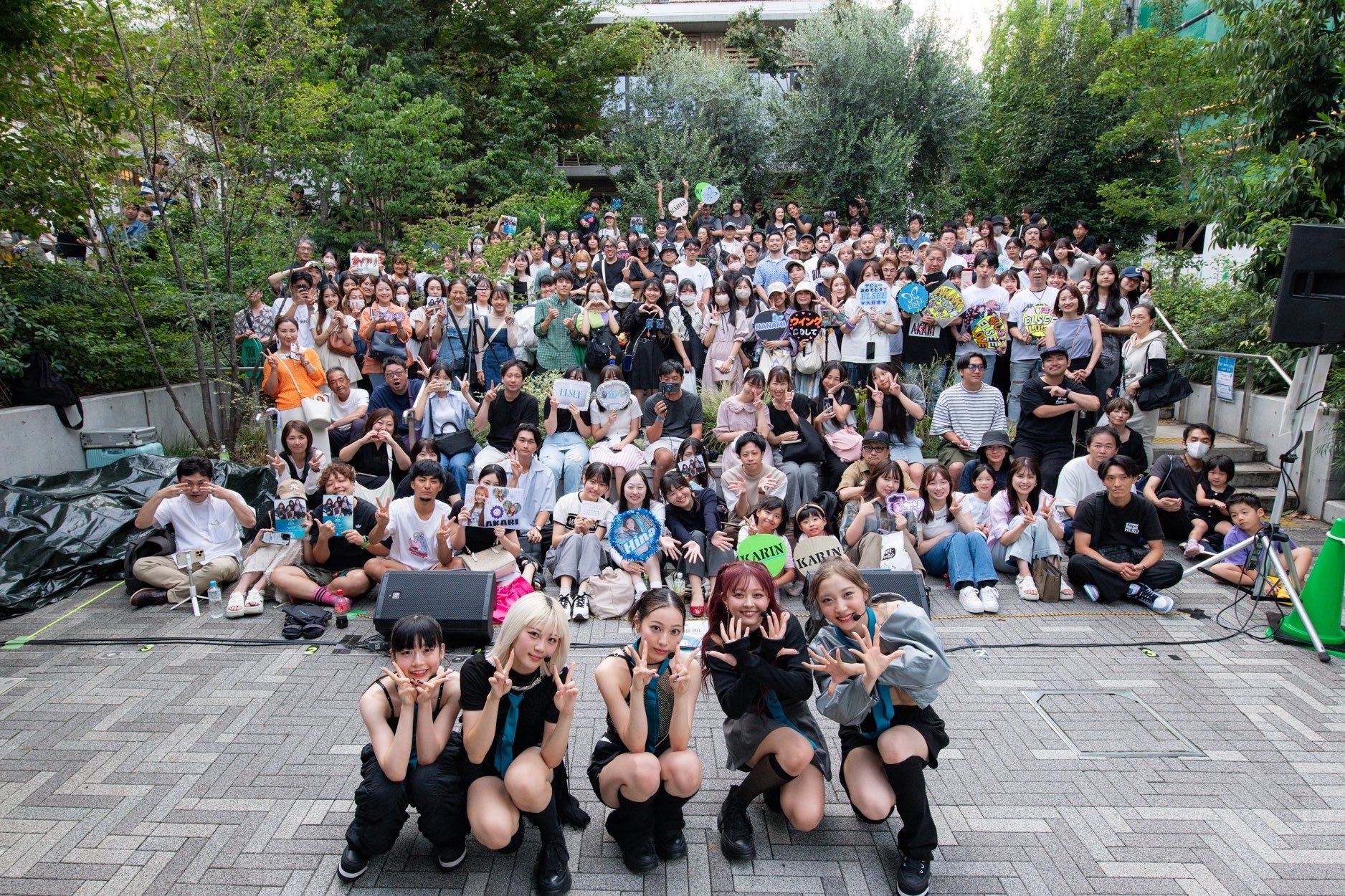 GYKCo_RacAAFjEC?format=jpg&name=large