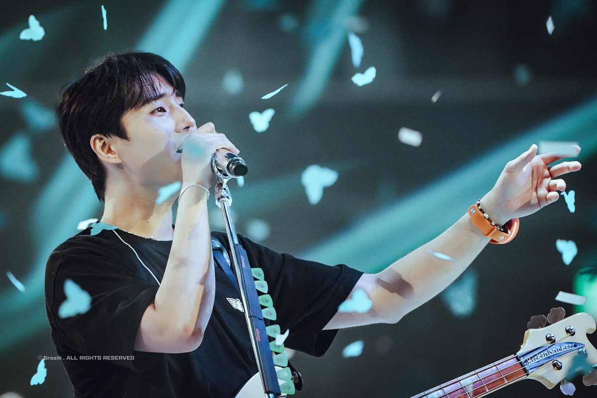 bestsong_yk's tweet image. 나비 컨페티 속 데이식스 정말 아름답지 않니..
영원히 청춘을 노래할 것만 같아