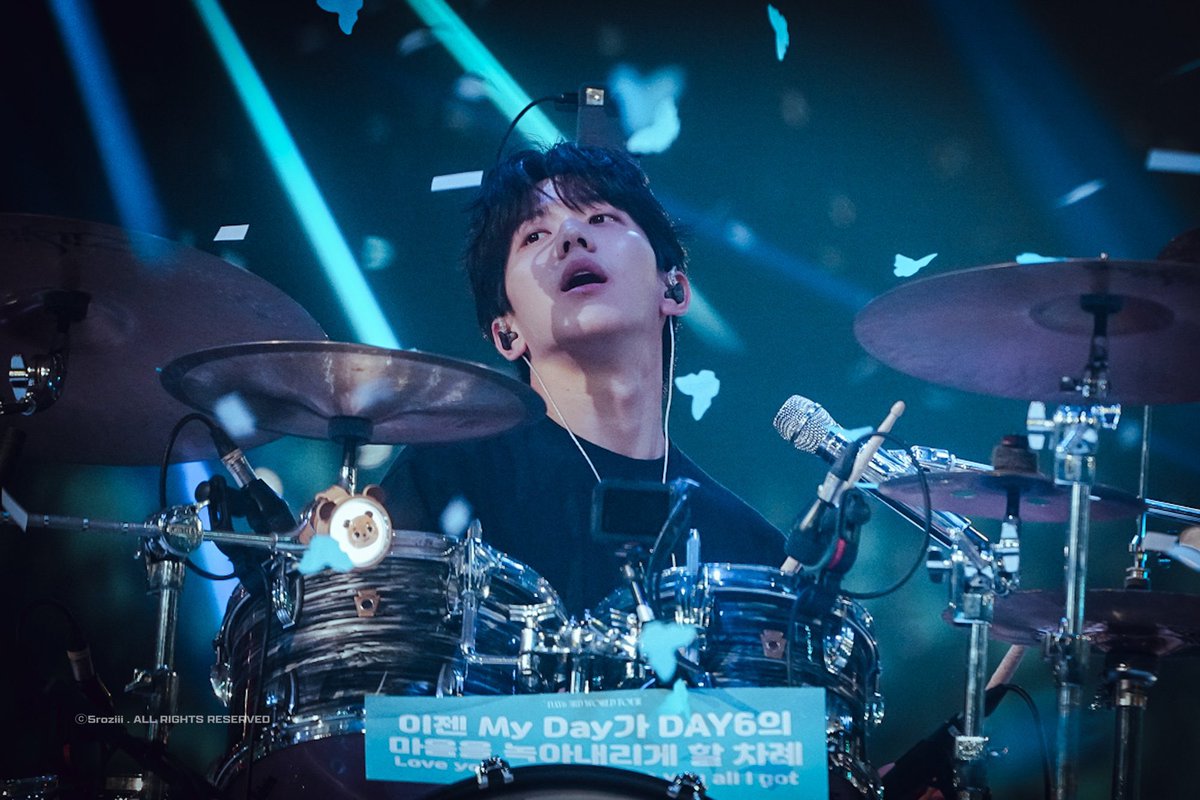 bestsong_yk's tweet image. 나비 컨페티 속 데이식스 정말 아름답지 않니..
영원히 청춘을 노래할 것만 같아