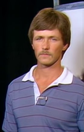 SallotIV's tweet image. @2InchBrush 
Here are the difference between these two painting pictures of "Mountain Blossoms", which is the one that #DanaJester usually paints.