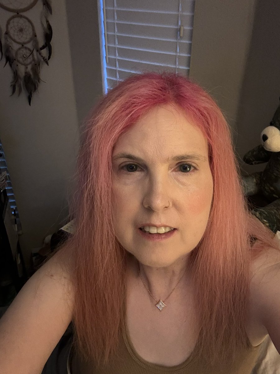 kathryn_kulp's tweet photo. Life is short - get the pink hair!
#nofilter #pinkhair https://t.co/4bT153nClC