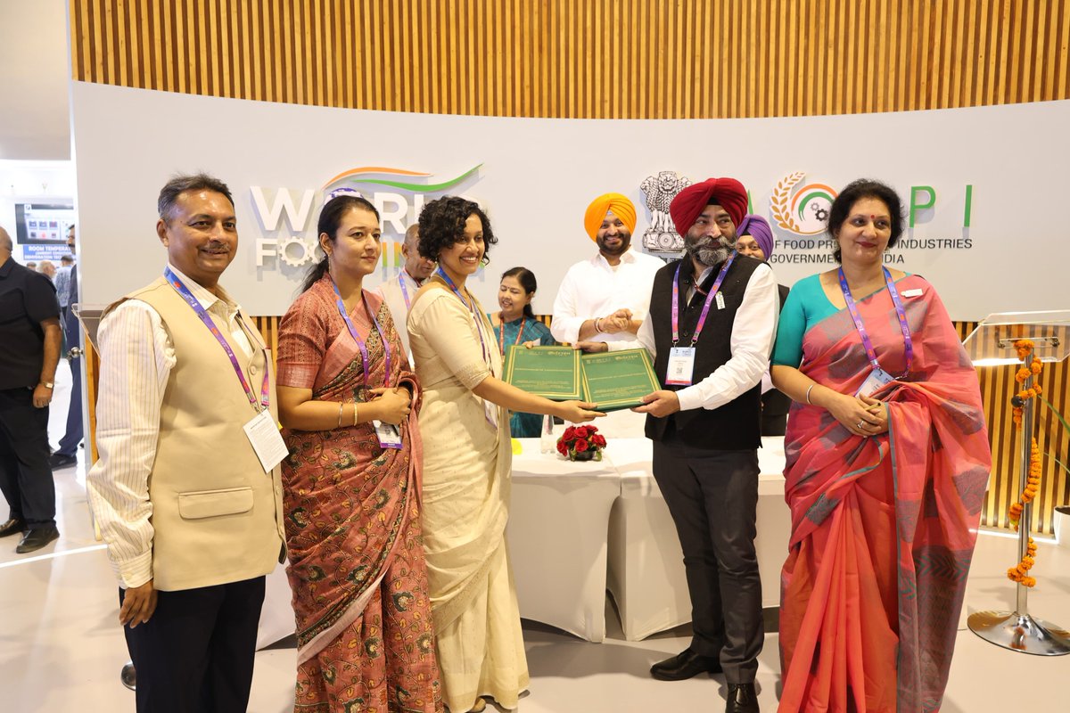 🚨 Exciting News! 🚨
<a href="/GAINalliance/">GAIN</a> signed an MoU with NIFTEM-K at #WorldFoodIndia2024, Bharat Mandapam, New Delhi! 🇮🇳
A huge thanks to Honourable Minister Shri Ravneet Singh Bittu, and esteemed leaders from <a href="/MOFPI_GOI/">Ministry of Food Processing Industries</a>, NIFTEM-K, for gracing the occasion. 🙌
#healthierdiets4all