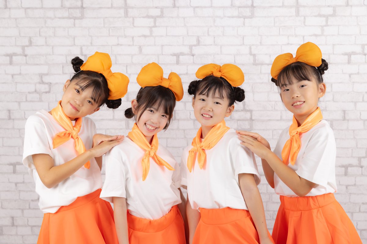 hoyahoyakko4's tweet photo. ＼本日はありがとうございました／

2期生ほやっこ4名が本日デビュー✨
初のパンフレット配り、ご挨拶と物販特典会をしました🐳🧡
あたたかく見守ってくださり応援してくださった皆様、関係者の皆様、本当にありがとうございます😊✨
これから #2期生ほやっこ 頑張ります！
応援よろしくお願いします🧡 https://t.co/F7EMmZLiC7