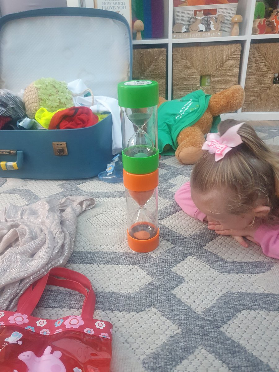 PoppinsDaycare1's tweet image. Did someone call the police 🤣📞👮‍♂️🤔 A morning of curiousity ⌛️⚖️📚 #roleplay #peoplewhohelpus #languageandliteracy #aweandwonder @PACEYCymru @PlayWales @TTSResources @EAS_EarlyYears @EarlyWales