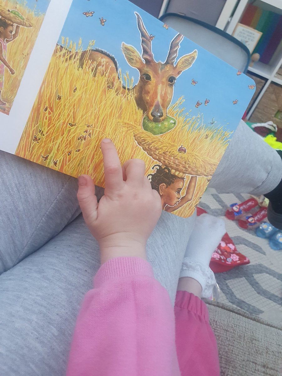 PoppinsDaycare1's tweet image. Did someone call the police 🤣📞👮‍♂️🤔 A morning of curiousity ⌛️⚖️📚 #roleplay #peoplewhohelpus #languageandliteracy #aweandwonder @PACEYCymru @PlayWales @TTSResources @EAS_EarlyYears @EarlyWales