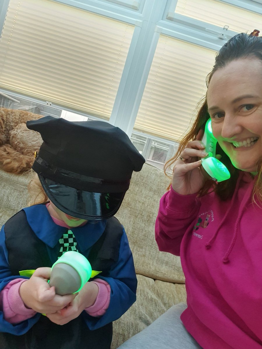 PoppinsDaycare1's tweet image. Did someone call the police 🤣📞👮‍♂️🤔 A morning of curiousity ⌛️⚖️📚 #roleplay #peoplewhohelpus #languageandliteracy #aweandwonder @PACEYCymru @PlayWales @TTSResources @EAS_EarlyYears @EarlyWales