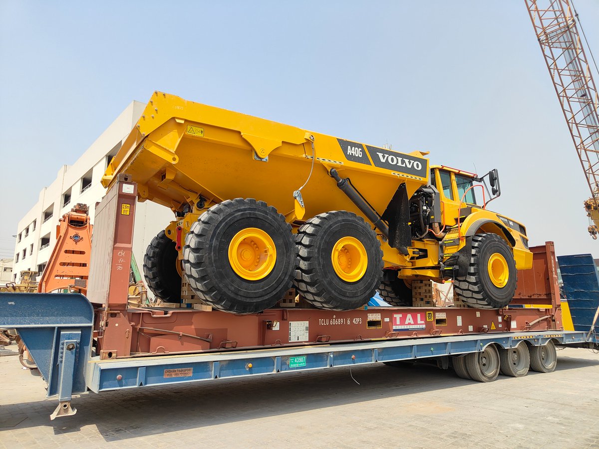 wrlshipping's tweet photo. Our latest logistics challenge? Safely shipping these mighty Volvo A40s articulated haulers.

These machines were loaded on flat racks, secured with precision to ensure a smooth journey 

Whether it's oversized equipment or unique cargo, we’ve got the solutions to get it moving! https://t.co/jKLbqlBdeb