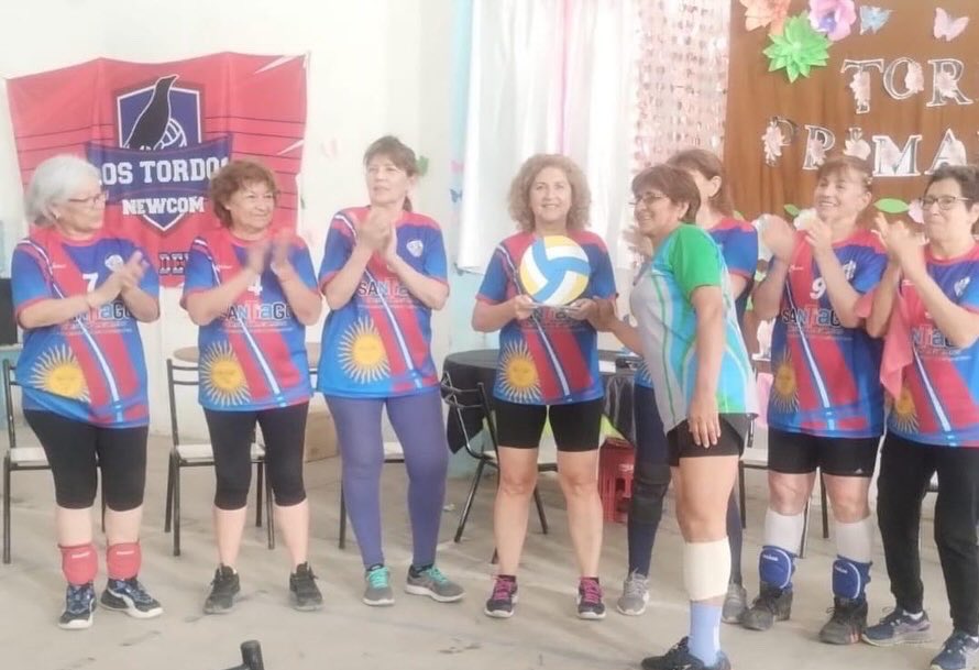 TORNEO PRIMAVERA DE NEWCOM 

Ayer, el equipo de Fernández Newcom realizó un torneo en el club Sportivo Fernández y contó con la participación de varios equipos como por ejemplo: Newcom Frías, Santiago Querido, Olímpico y Chankas.
En las categorías +50 y +60 Santiago