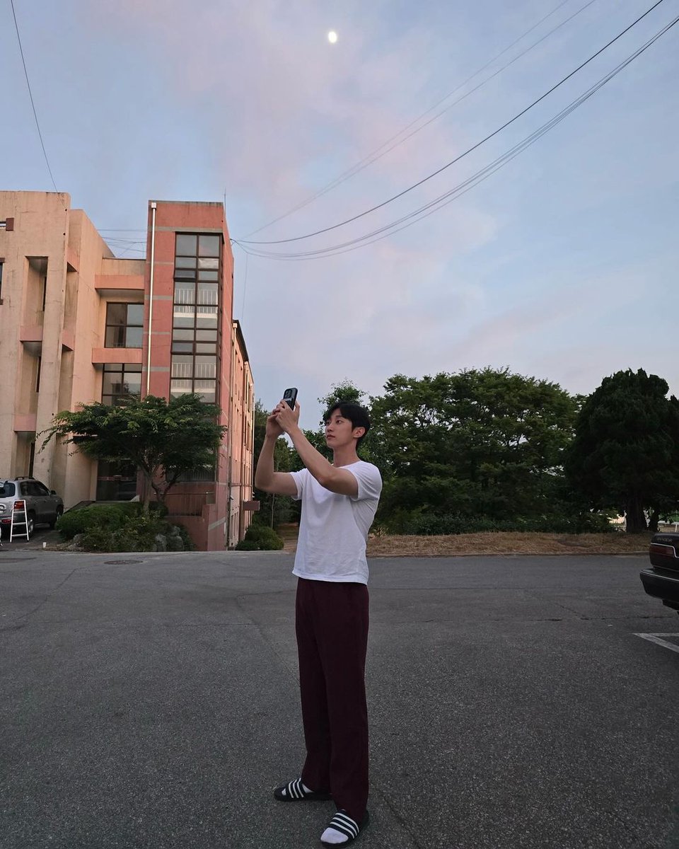 leejuyeopnn's tweet photo. 🌕 https://t.co/soLwd9Gf8a