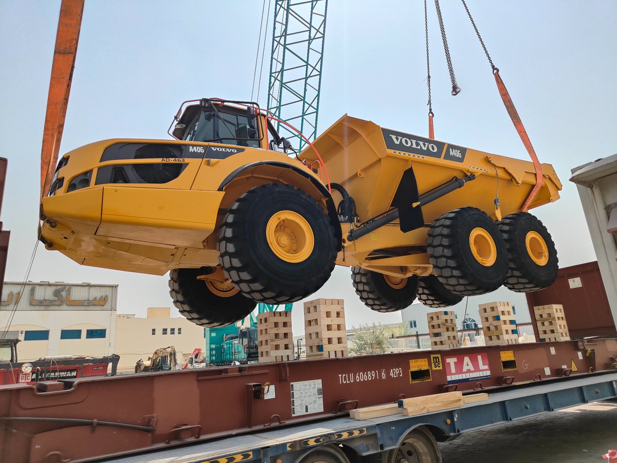 wrlshipping's tweet photo. Our latest logistics challenge? Safely shipping these mighty Volvo A40s articulated haulers.

These machines were loaded on flat racks, secured with precision to ensure a smooth journey 

Whether it's oversized equipment or unique cargo, we’ve got the solutions to get it moving! https://t.co/jKLbqlBdeb