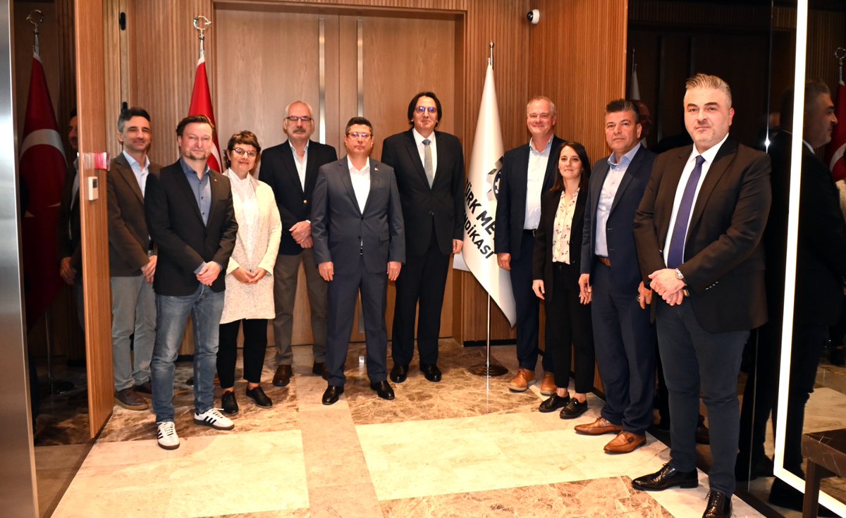 Yönetim Kurulu Üyeliğini de  yürüttüğüm IndustriALL Küresel Sendika’nın 25-26 Kasım tarihlerinde Kocaeli’nde düzenleyeceği, “Türkiye’de Otomotiv Tedarik Zincirlerinde İşçi Hakları” konulu seminer öncesi IndustriALL Küresel Sendika Genel Sekreter Yardımcısı Sn. Kemal Özkan,